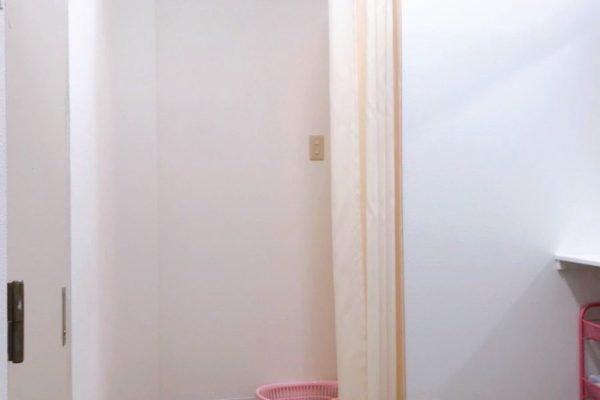 Women's shower room