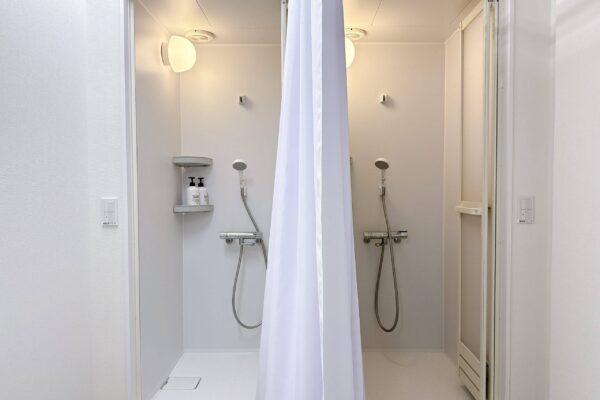 Men's shower room