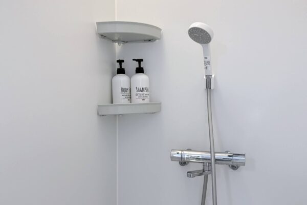 Men's shower room