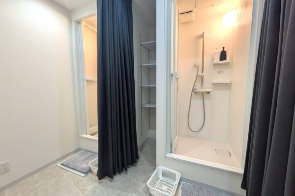Shower room for men